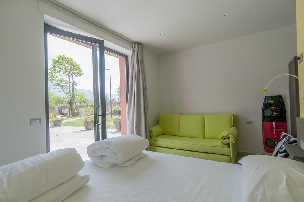 Hostel Campione Del Garda Surf House Pieve  Exterior foto