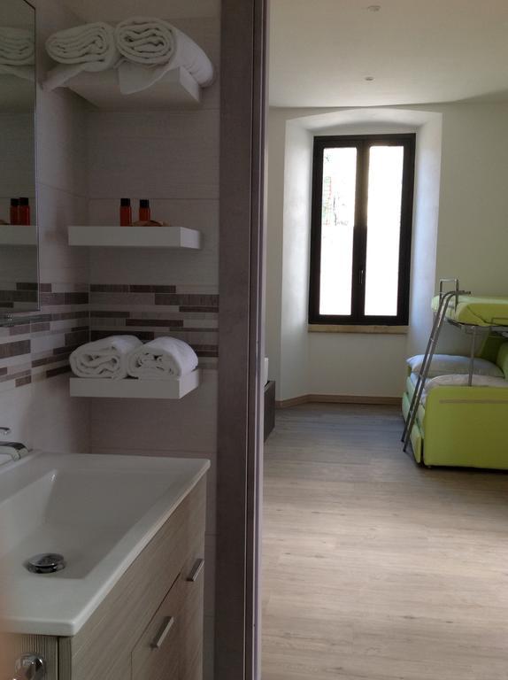 Hostel Campione Del Garda Surf House Pieve  Exterior foto